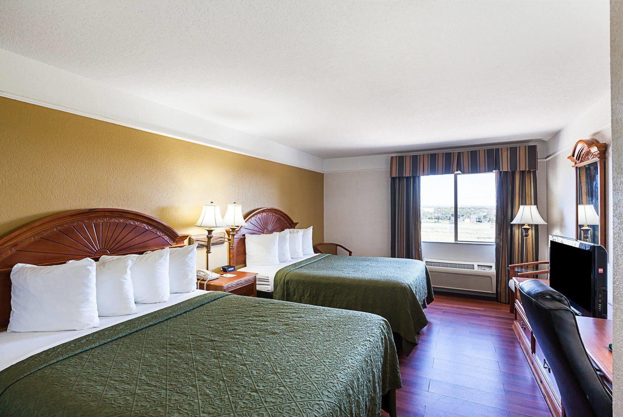 סן אנטוניו Quality Inn & Suites Seaworld North מראה חיצוני תמונה